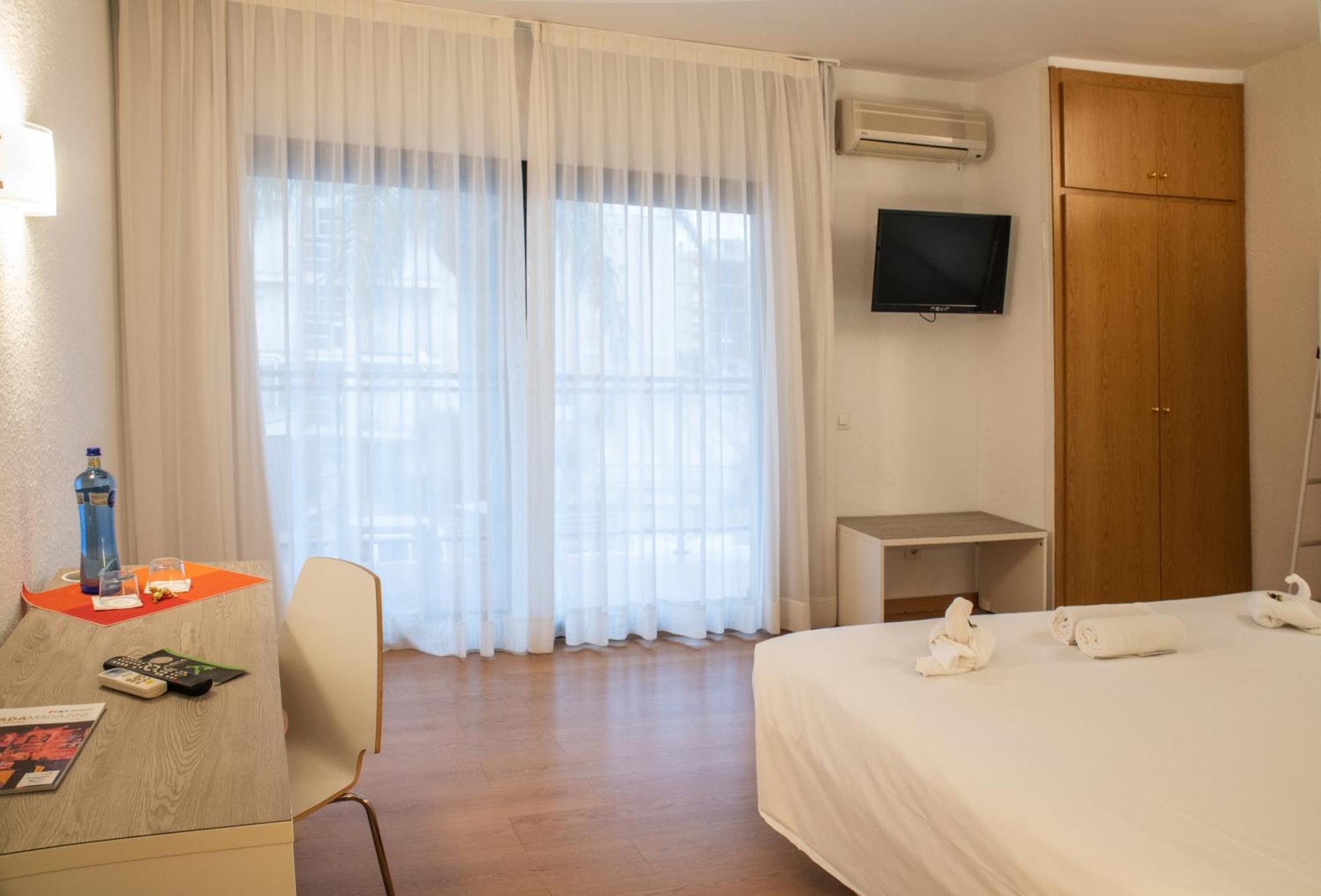 Adia Hotel Cunit Playa Oda fotoğraf